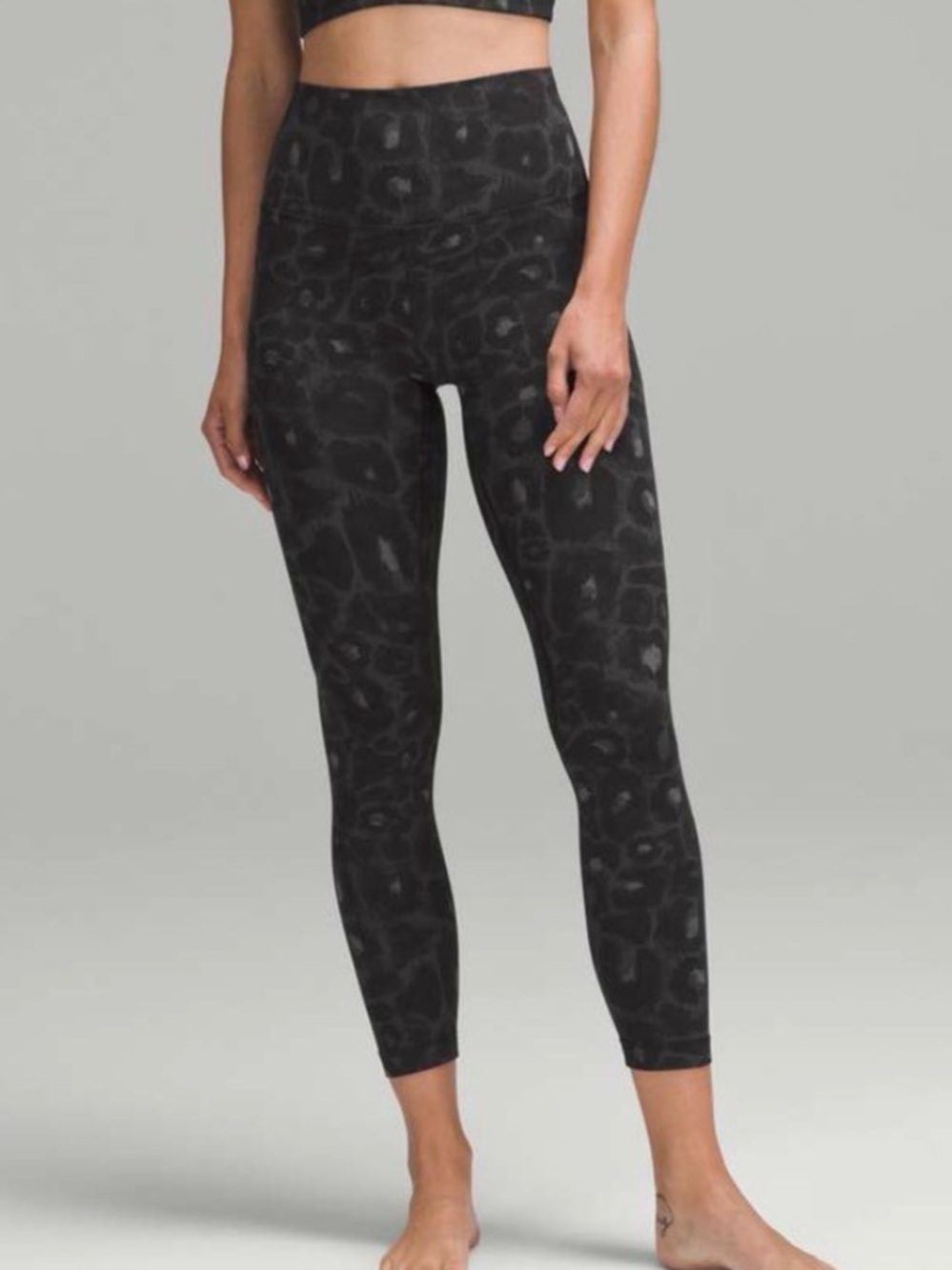 Lululemon Align High-Rise leggings 25" in Spray Leopard Black Multi size 4